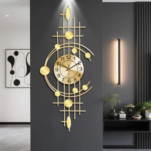 Gilacco Silent Quality Quartz Gold Wall Clock